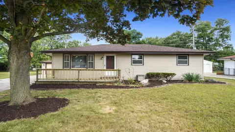 8223 Mildred Rd, Machesney Park, IL 61115