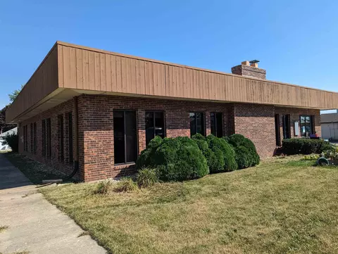 123 N Main St, Rock City, IL 61070