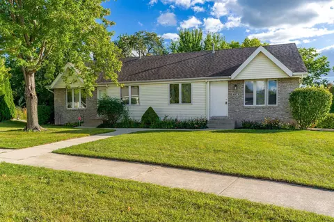 49734975 Christy Cir, Rockford, IL 61114
