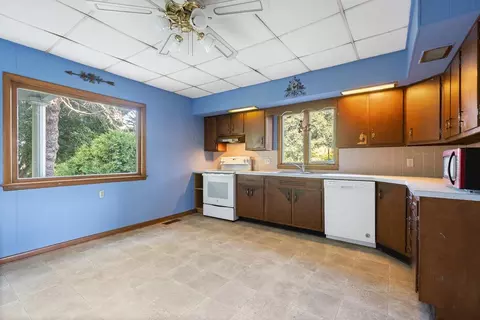15480 Kelley Rd, Pecatonica, IL 61063 photo 5