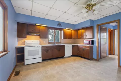 15480 Kelley Rd, Pecatonica, IL 61063 photo 6