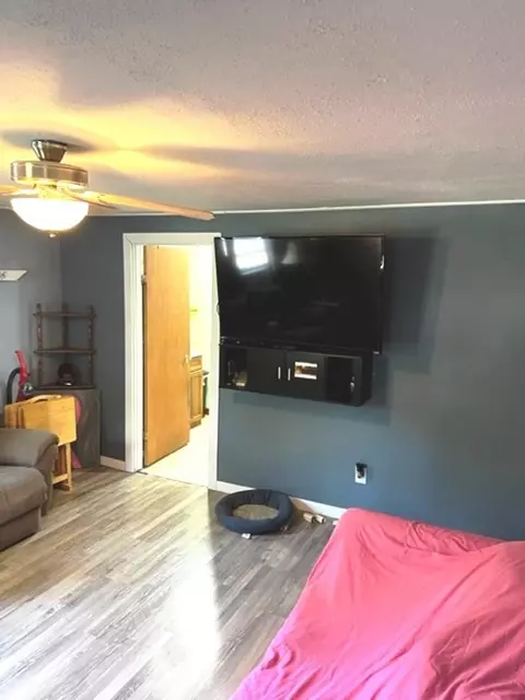 1714 S Cedar Ave, Freeport, IL 61032 photo 6