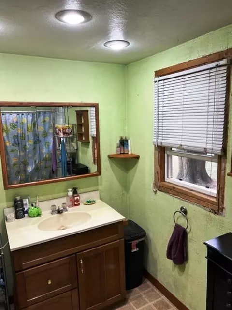1714 S Cedar Ave, Freeport, IL 61032 photo 10