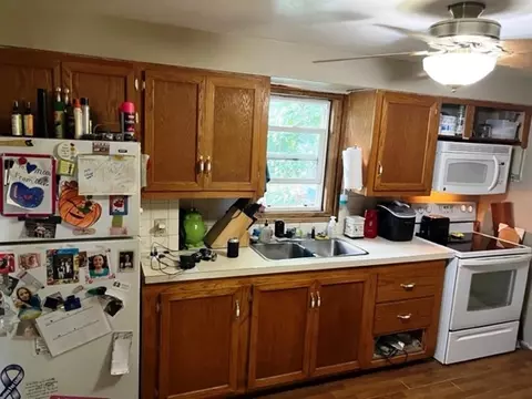 1714 S Cedar Ave, Freeport, IL 61032 photo 3