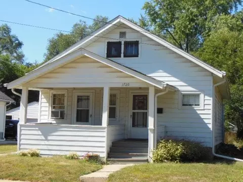1720 Carney Ave, Rockford, IL 61103