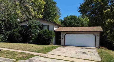 1412 S Court St, Rockford, IL 61102