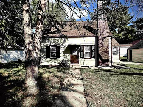 602 Barnum Rd, Rockford, IL 61109