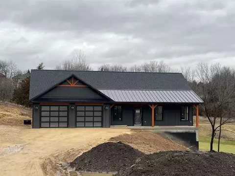 9 Linden Ct, Galena, IL 61036