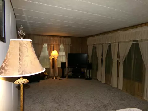 102 Ridgeview Ct, Freeport, IL 61032 photo 6
