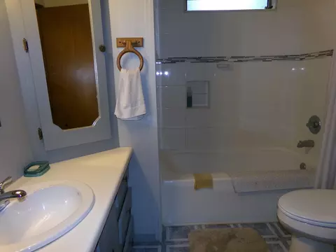 102 Ridgeview Ct, Freeport, IL 61032 photo 10