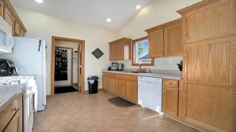 669 Lake Summerset Rd, Davis, IL 61019 photo 8
