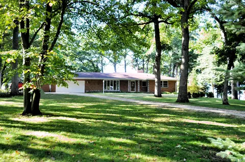 1477 Cummings Rd, Caledonia, IL 61011