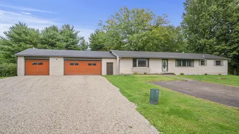 1652 Brandywine Ln, Dixon, IL 61021