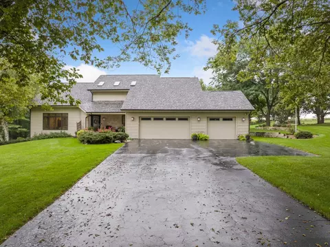 1843 Dunbarton Ln, Belvidere, IL 61008