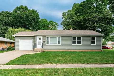 3120 Barrington Pl, Rockford, IL 61107