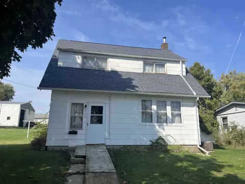 322 S Main St, Stockton, IL 61085