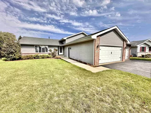 806 Greenlee Ave, Winnebago, IL 61088
