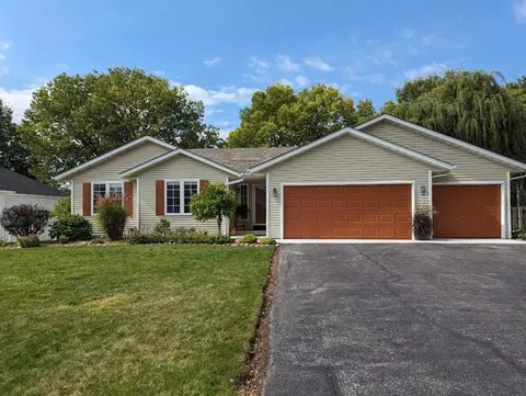 11280 Linden Blossom Ln, Roscoe, IL 61073