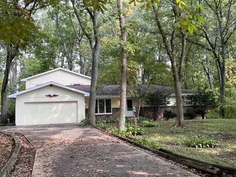 770 Ivy Oaks Dr, Caledonia, IL 61011