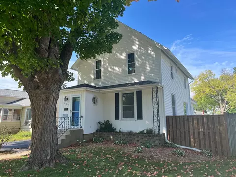 317 W Madison St, Belvidere, IL 61008