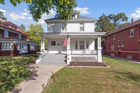 225 Paris Ave, Rockford, IL 61107