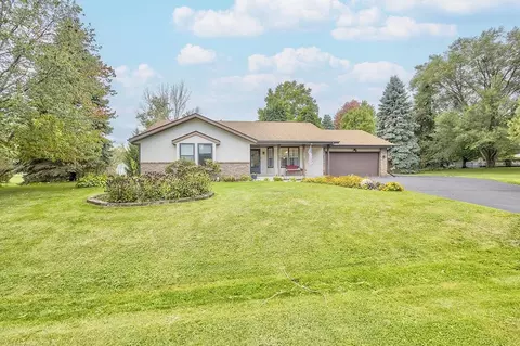 983 Portsmouth Dr, Rockford, IL 61102