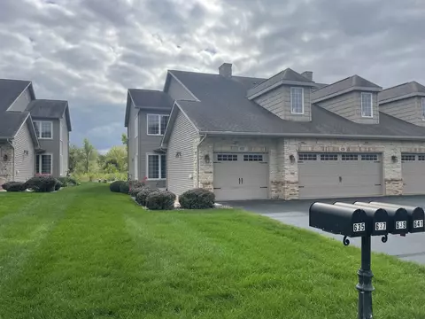 637 Queens Ct, Rockton, IL 61072