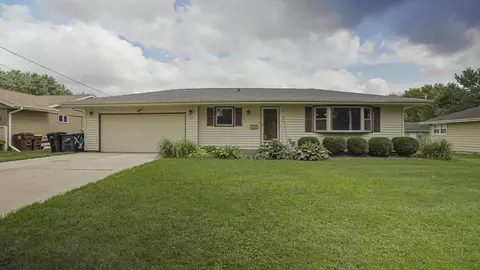 1144 Jackson St, Pecatonica, IL 61063