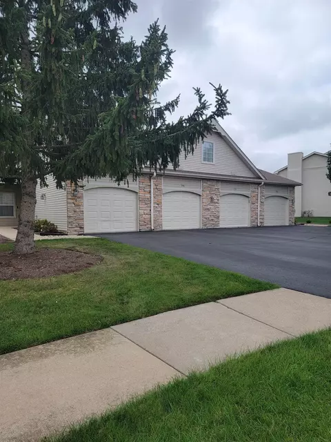 7703 Creek Bnd, Rockford, IL 61114