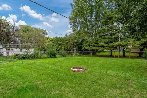 916 E 5th St, Belvidere, IL 61008 photo 9