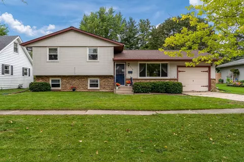 916 E 5th St, Belvidere, IL 61008