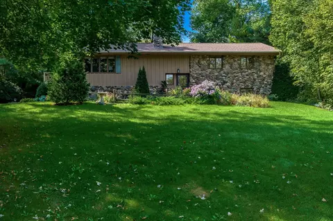7901 Louella Dr, Roscoe, IL 61073