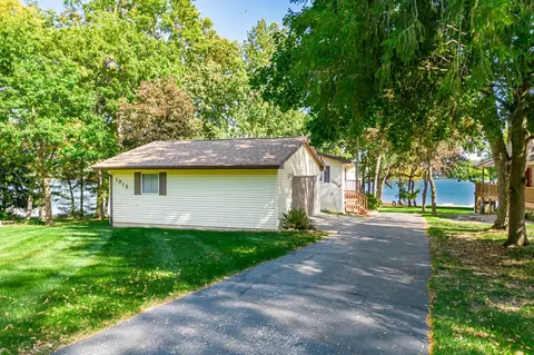 1912 Baintree Rd, Lake Summerset, IL 61019 photo 3