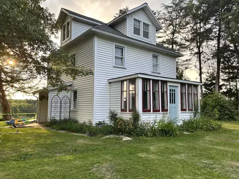 14826 Scenic Palisades Rd, Mount Carroll, IL 61053