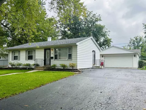 706 Watson Dr, Genoa, IL 60135 photo 3
