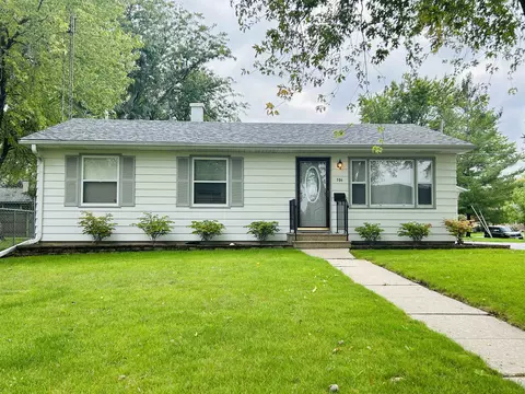 706 Watson Dr, Genoa, IL 60135