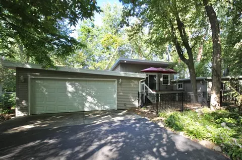 2485 Roscoe Rd, Rockton, IL 61072