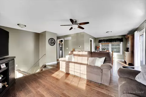 1111 S Bauscher, Freeport, IL 61032 photo 4