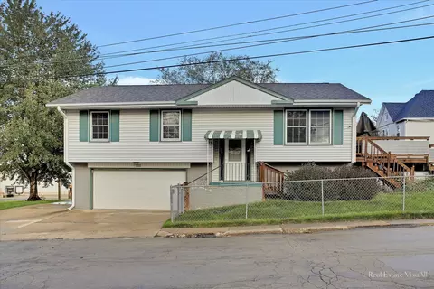 1111 S Bauscher, Freeport, IL 61032