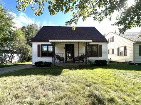 405 Liberty Blvd, Machesney Park, IL 61115
