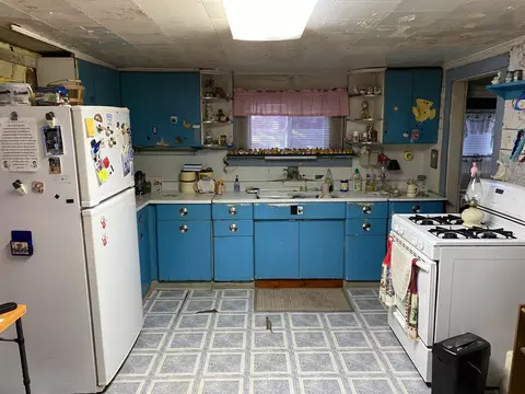 210 E Pearl St, Lanark, IL 61046 photo 4