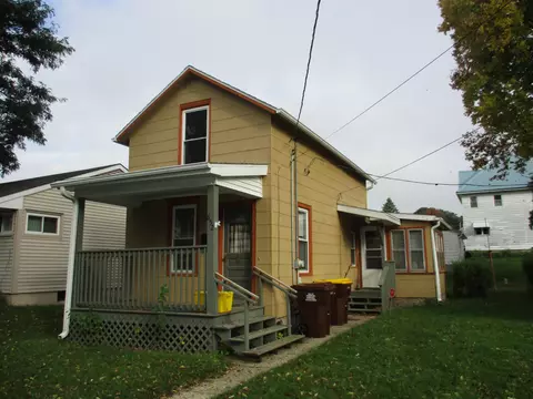 852 W Homer St, Freeport, IL 61032