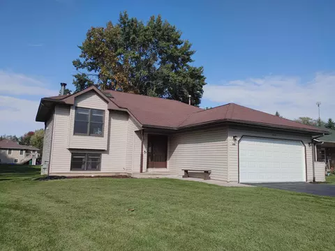 300 SW Briar Cliff St, Poplar Grove, IL 61065
