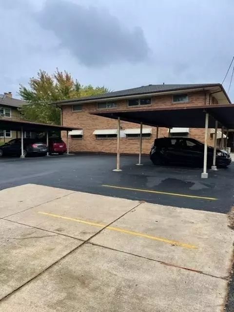 1806 Remington Rd, Rockford, IL 61108