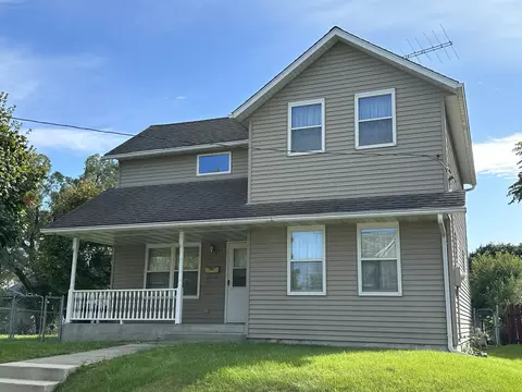 641 W Ringold St, Freeport, IL 61032