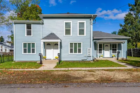514 E 516 518 E Macomb St, Belvidere, IL 61008