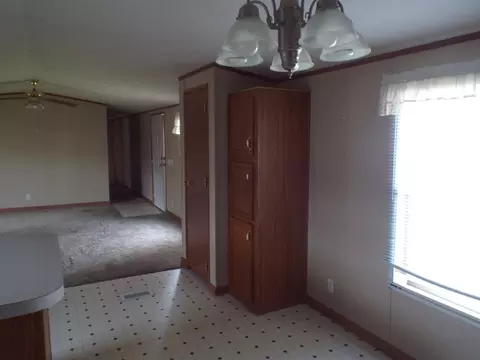 108 Starlight Dr, Freeport, IL 61032 photo 4