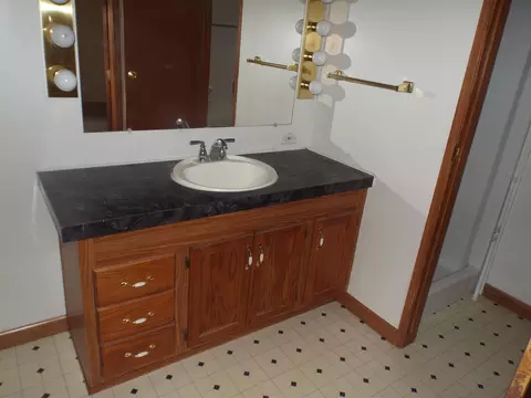 108 Starlight Dr, Freeport, IL 61032 photo 11