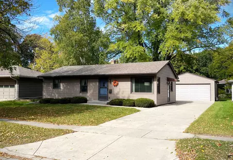 4628 Cleveland Ave, Rockford, IL 61108
