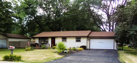 8310 Bobolink Dr, Machesney Park, IL 61115
